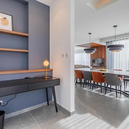 Daire Stunning Corner Penthouse - Prime Location