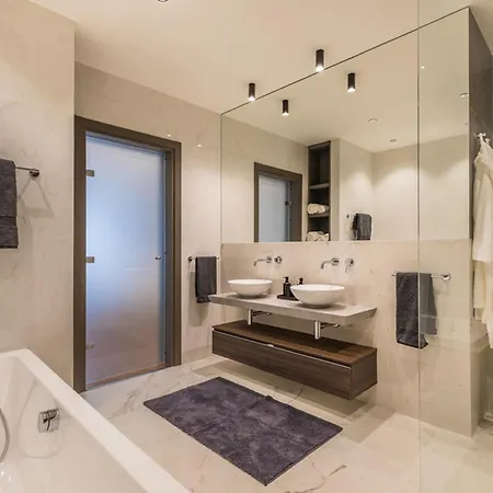 Stunning Corner Penthouse - Prime Location Gharghur