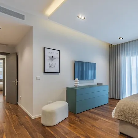 Stunning Corner Penthouse - Prime Location Gharghur