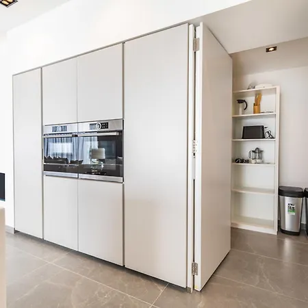 Daire Stunning Corner Penthouse - Prime Location Gharghur